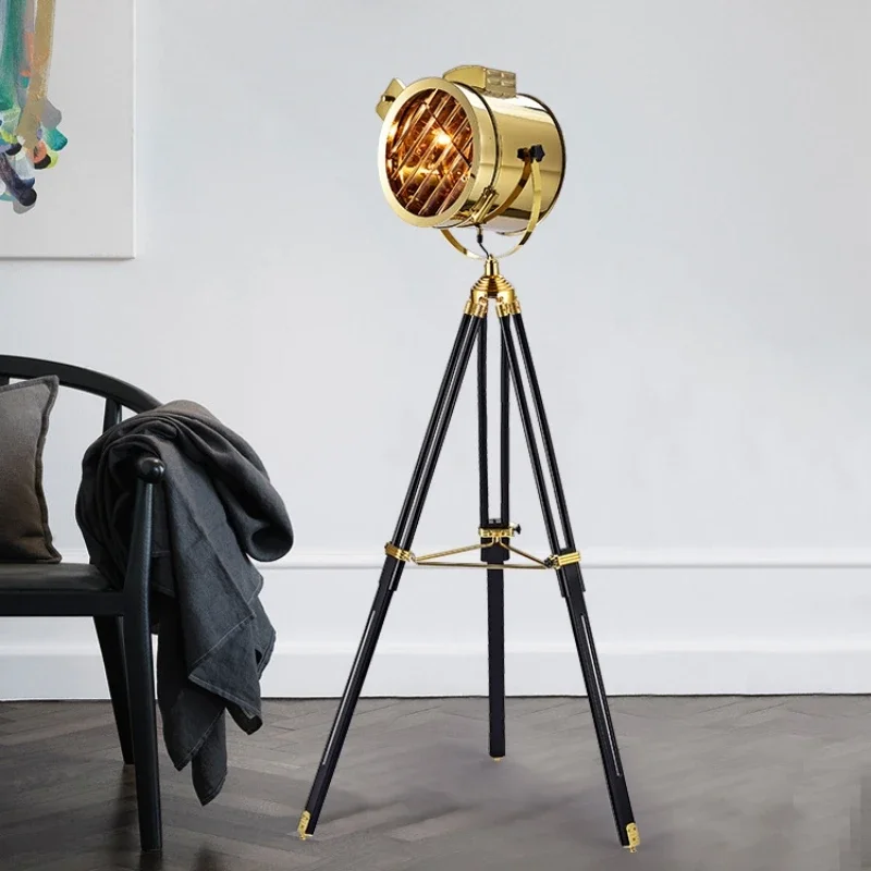 Nordycki kreatywny projektant  – Floor Lamp Tripod recenzja i cena