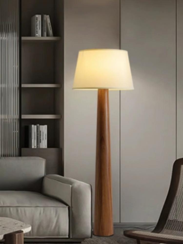 Lampa podłogowa stożkowa z dęb – Floor Lamp Tripod recenzja i cena