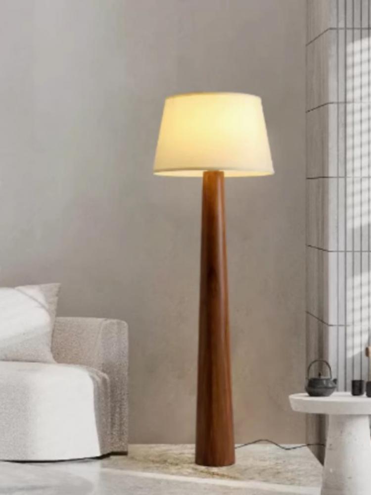 Lampa podłogowa stożkowa z dęb – Floor Lamp Tripod recenzja i cena