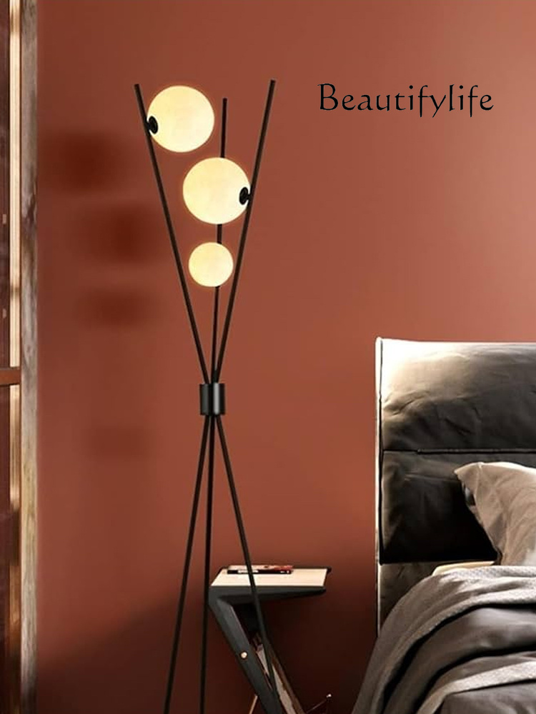 Lampa podłogowa trójnóg z moty – Floor Lamp Tripod recenzja i cena