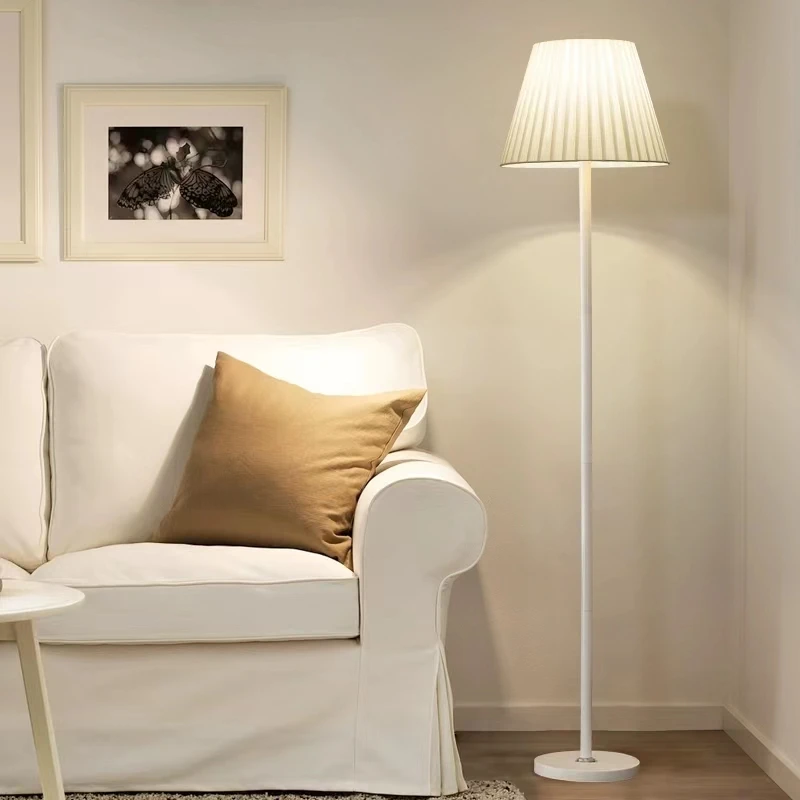 Retro, pofałdowane lampa stoja – Floor Lamp Tripod recenzja i cena